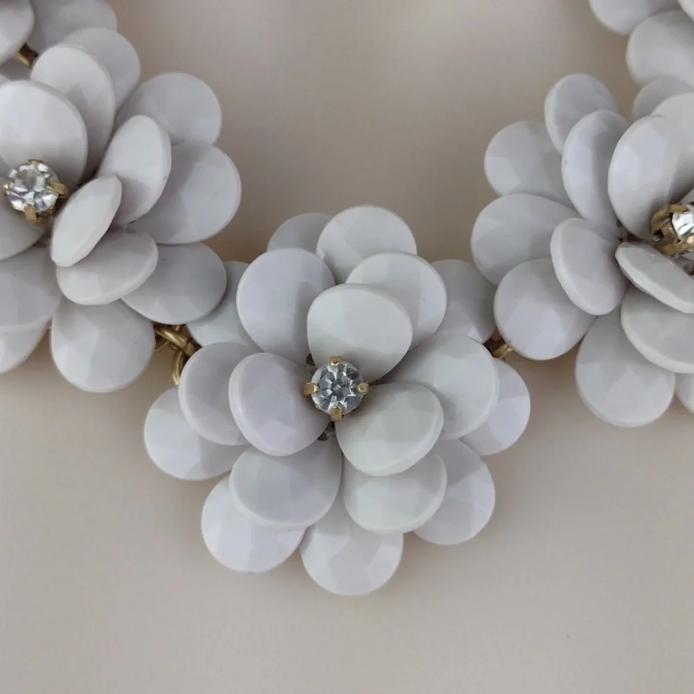 J. Crew 5 Cream Flowers With Rhinestone Pistils Statement Necklace